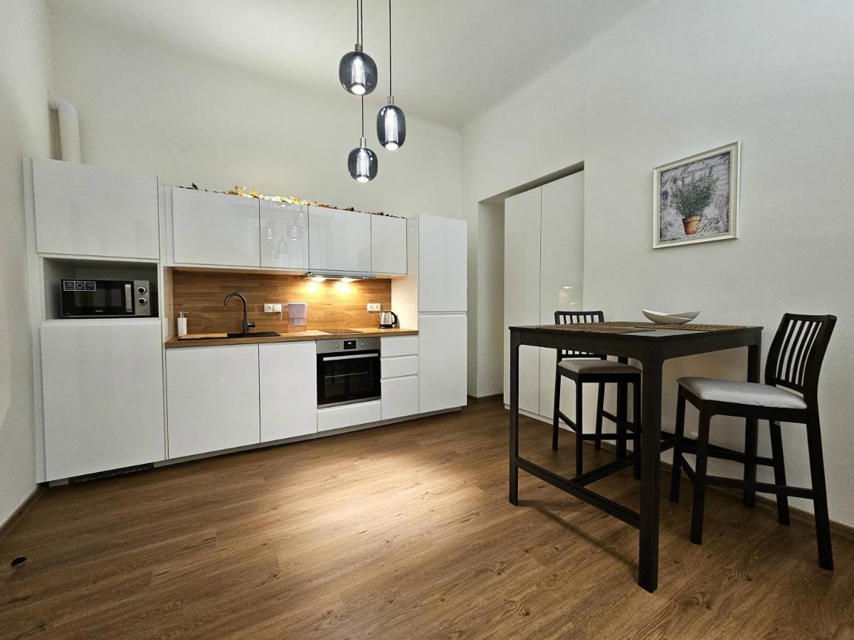 Sweet Apartment In The Heart Of Prag Exteriör bild